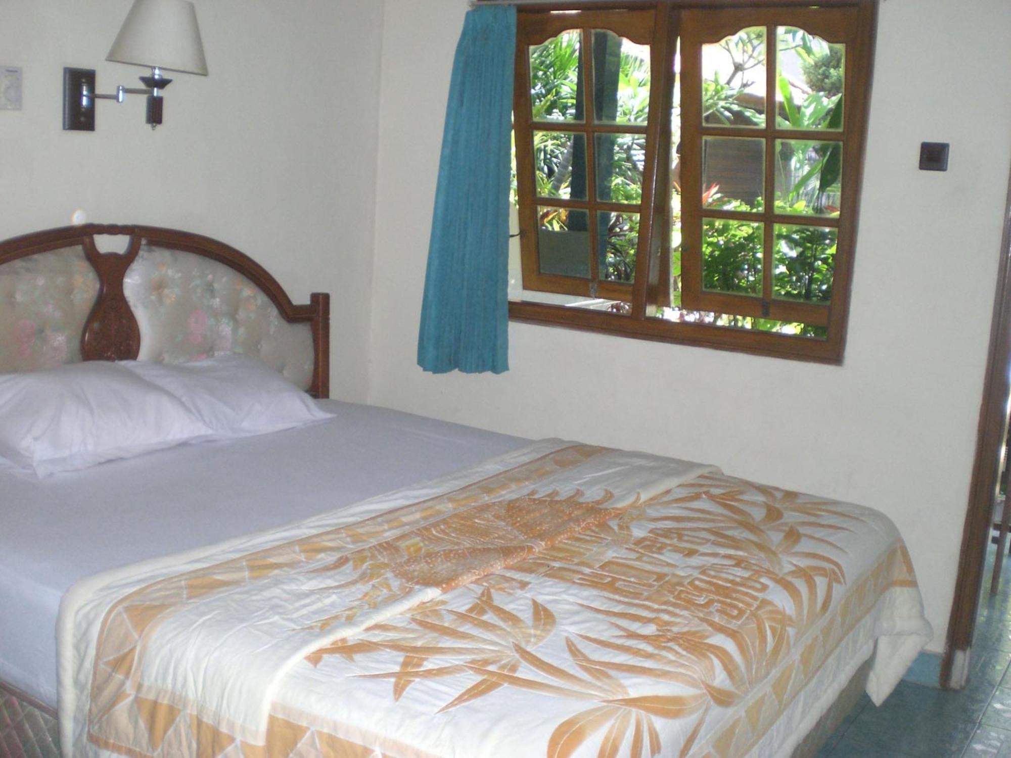 Adus Beach Inn Legian  Exterior photo
