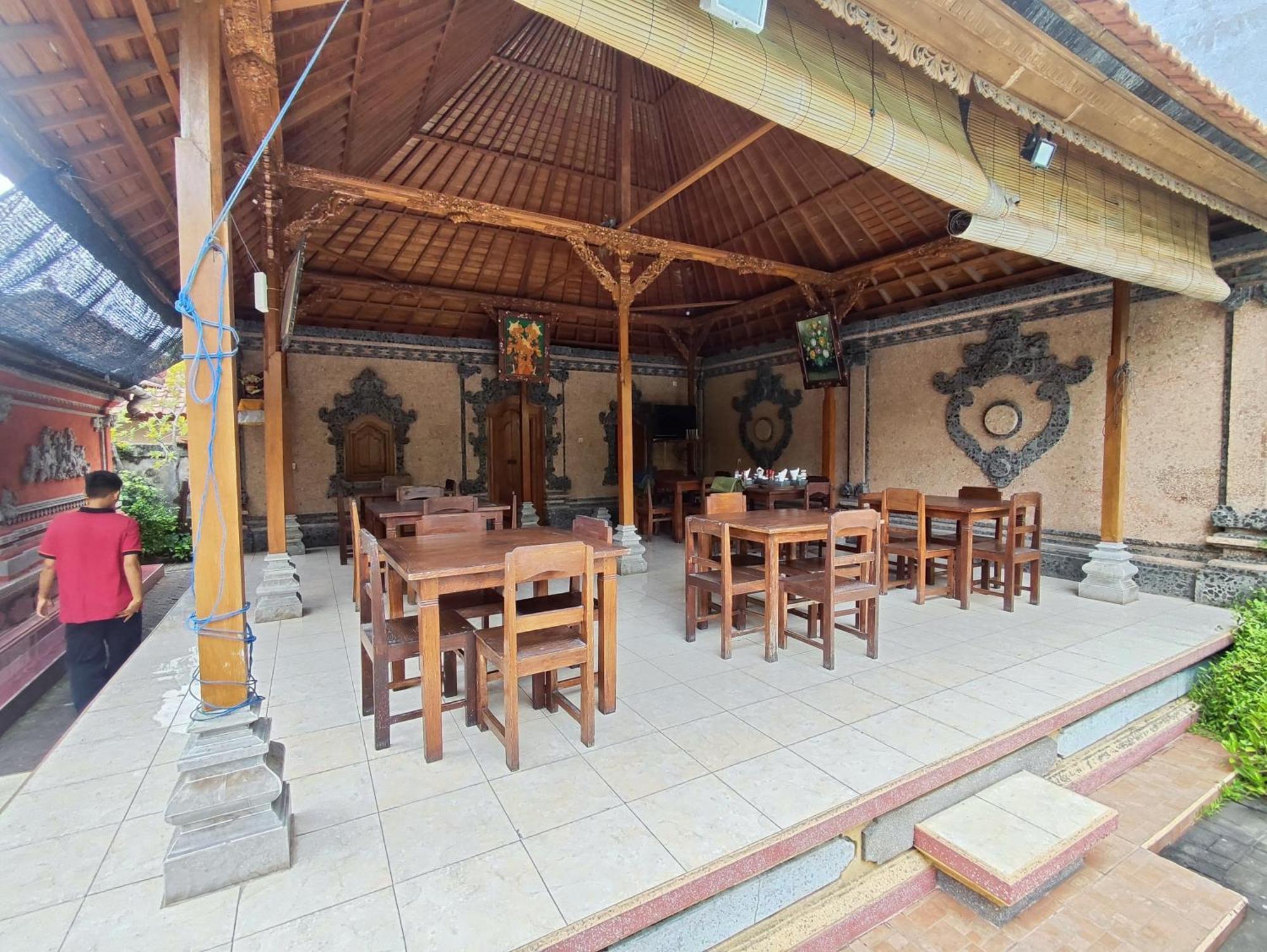 Adus Beach Inn Legian  Exterior photo
